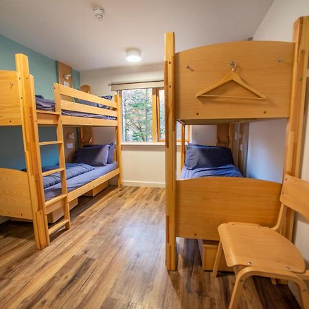 Glen Nevis Youth Hostel Fort William Exterior foto A bunk room at the hostel