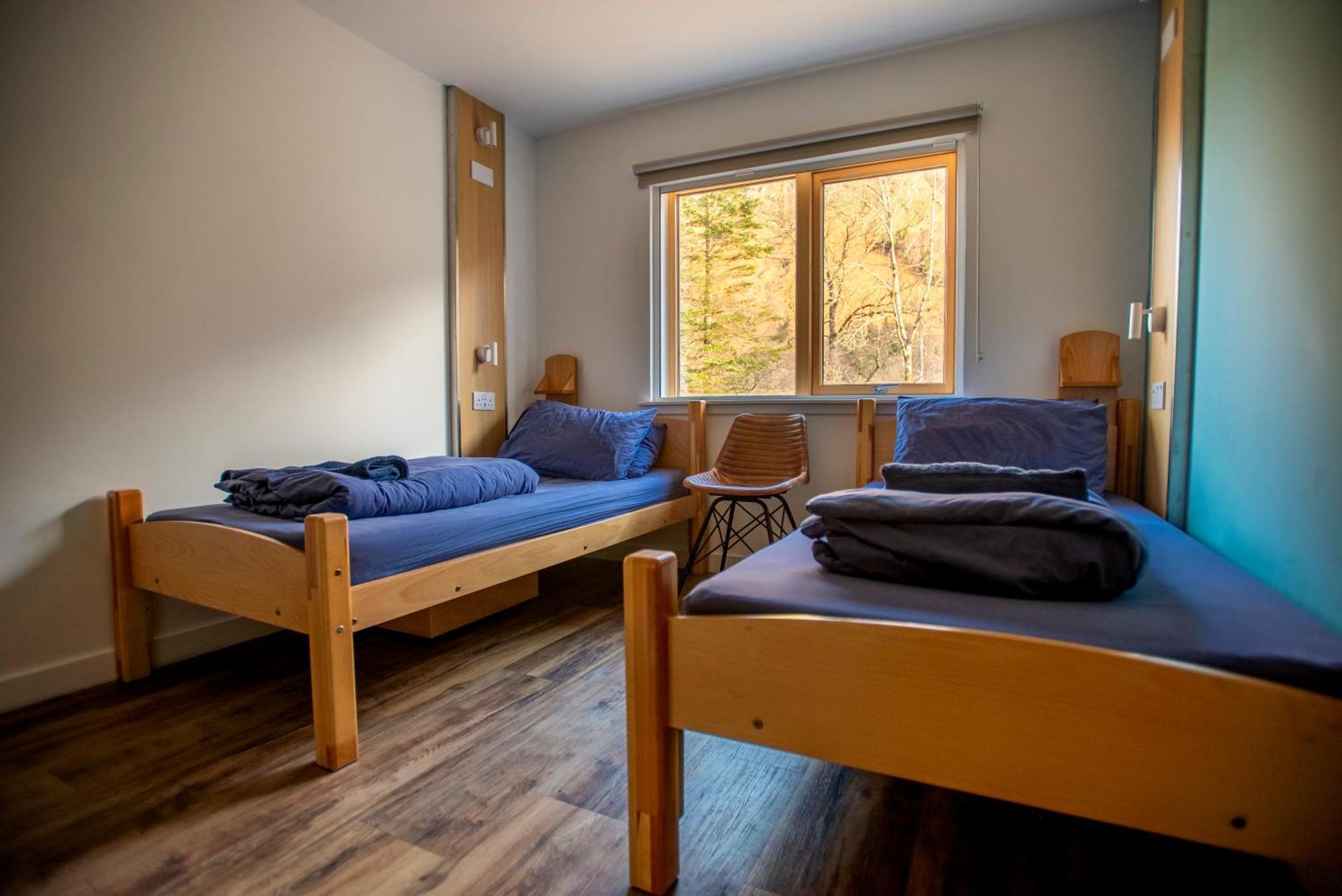 Glen Nevis Youth Hostel Fort William Exterior foto A typical bedroom at the hostel