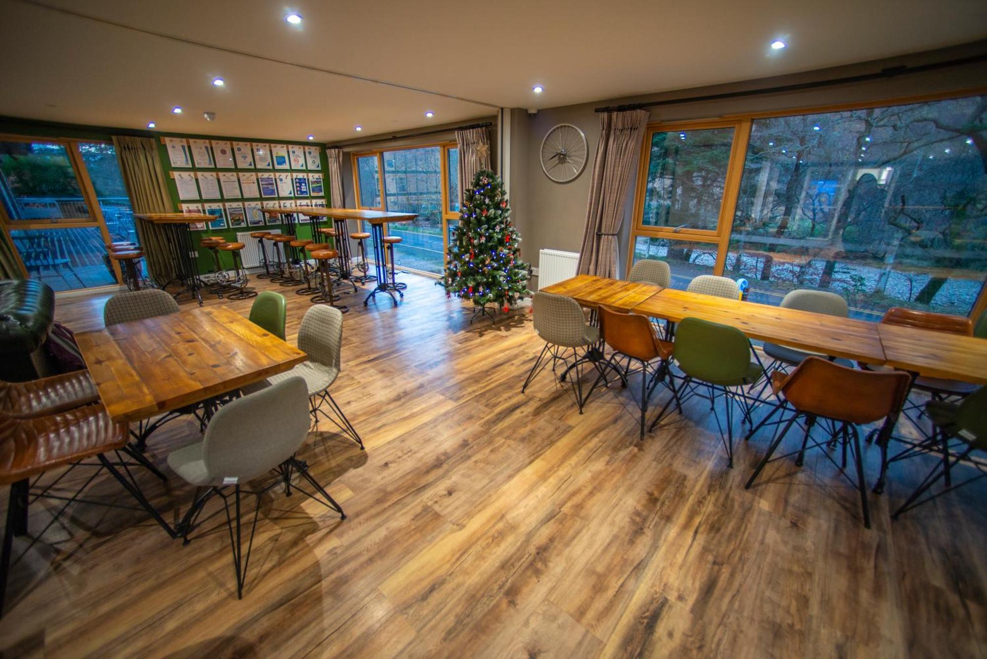 Glen Nevis Youth Hostel Fort William Exterior foto The cafe at the National Motor Museum